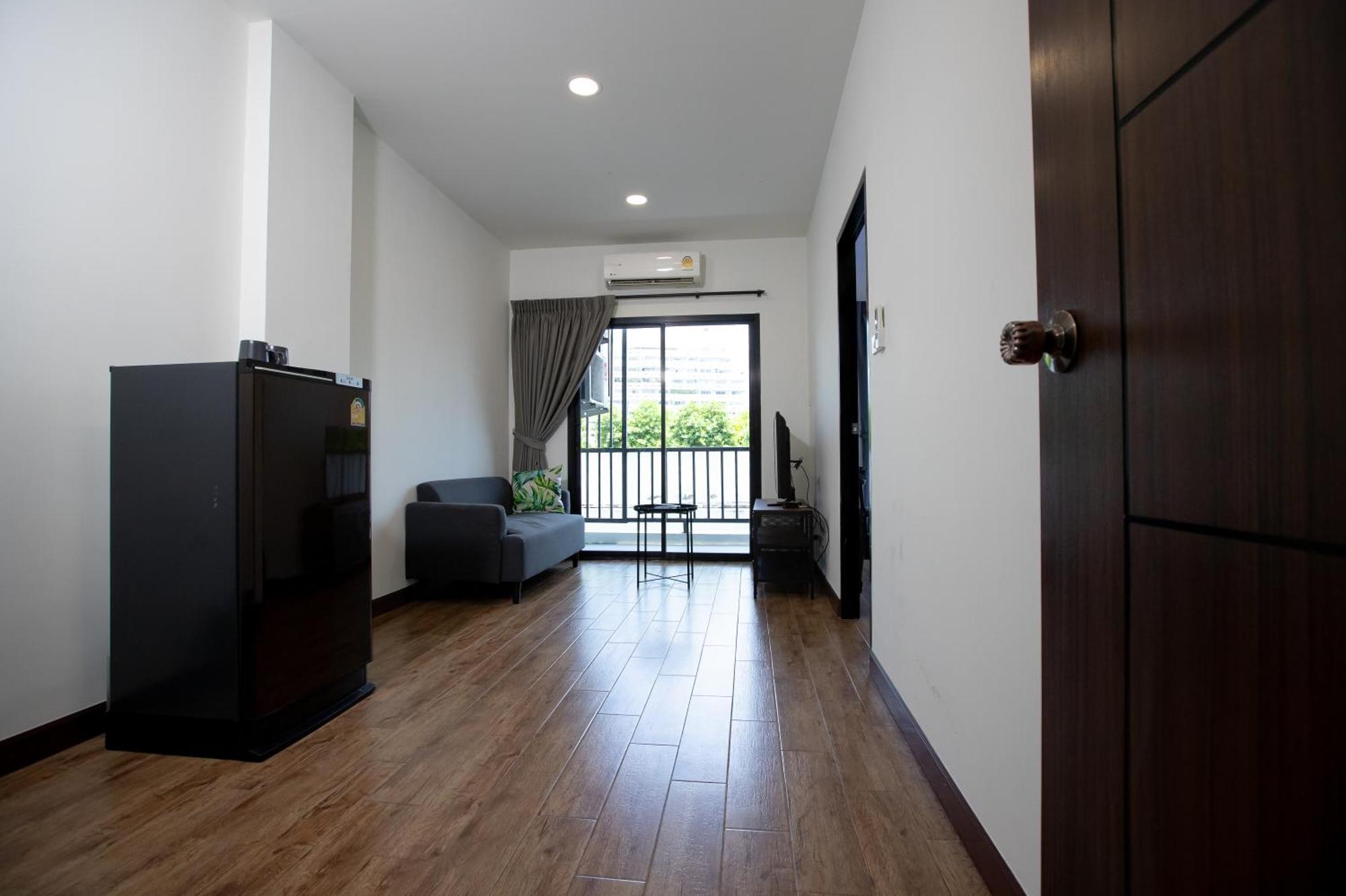 Room 36 Service Apartment Bangkok Eksteriør billede
