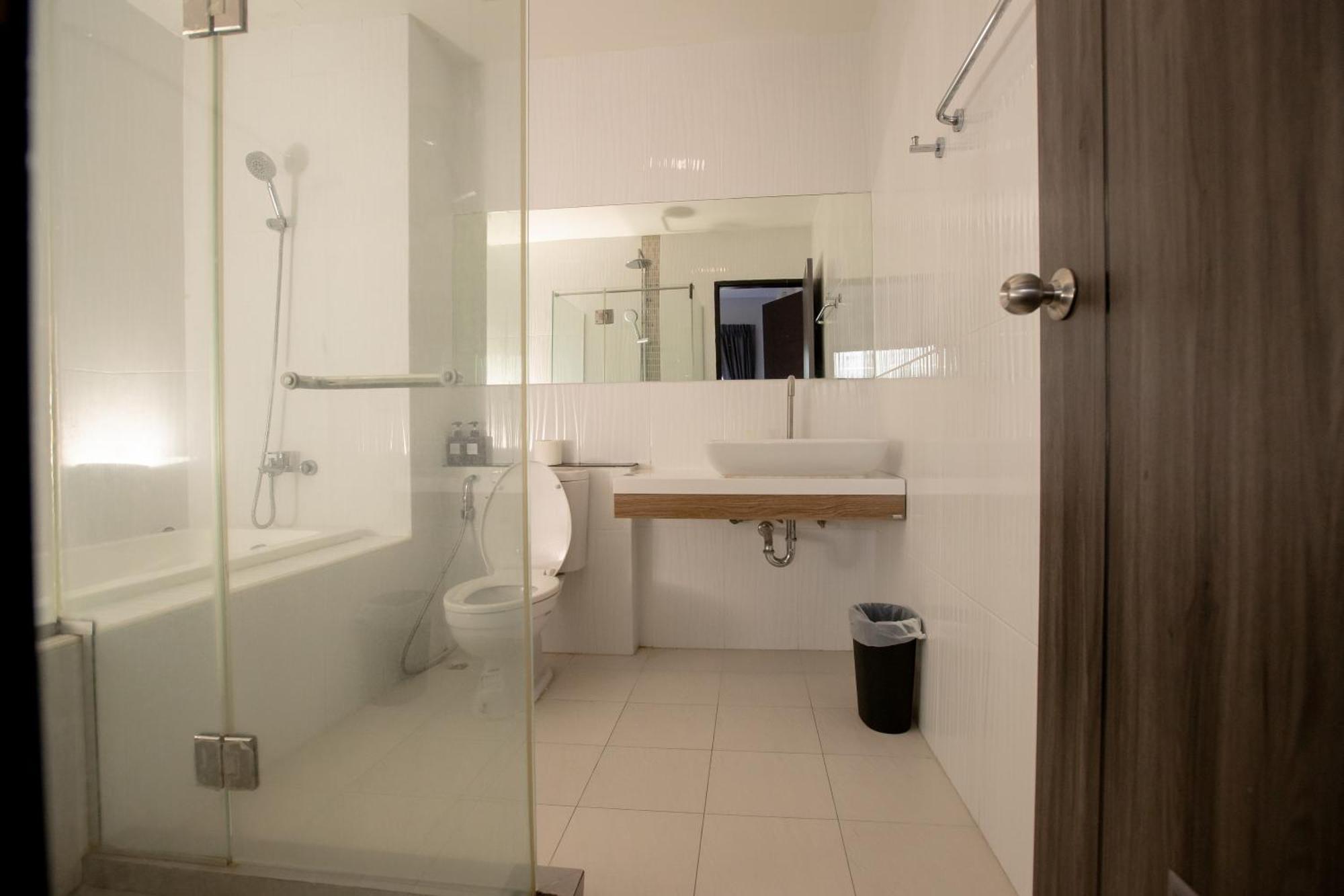 Room 36 Service Apartment Bangkok Eksteriør billede