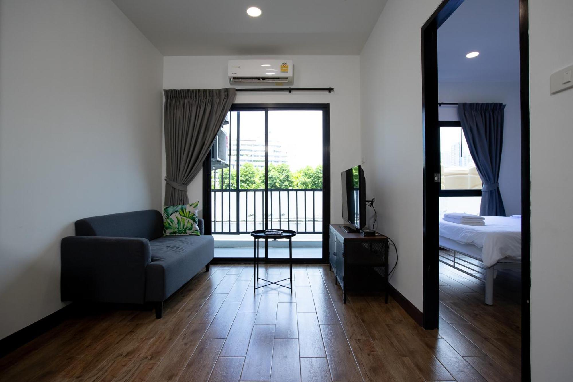 Room 36 Service Apartment Bangkok Eksteriør billede